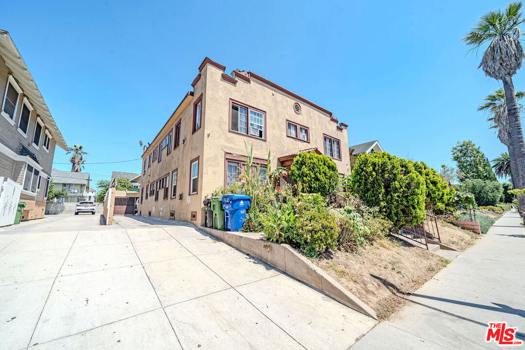 1662 S Hobart Boulevard Property Photo 12