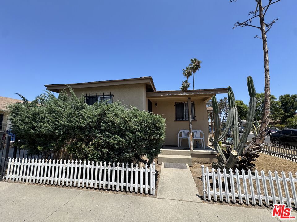 2000 Lewis Avenue Property Photo 1