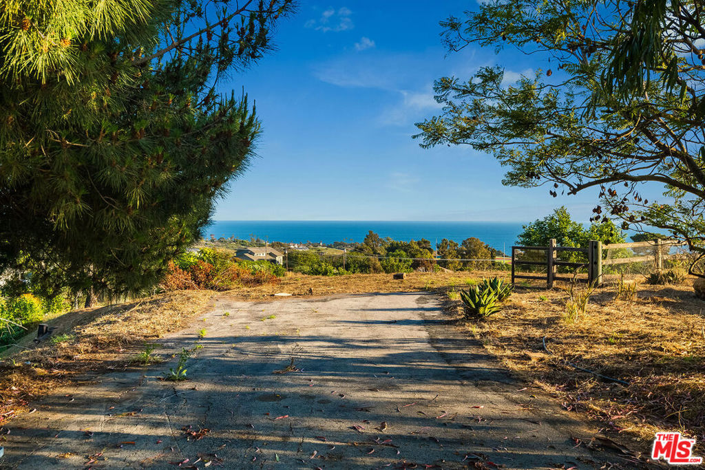 29829 Harvester Road Property Photo 12