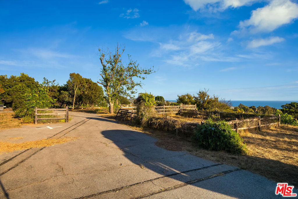 29829 Harvester Road Property Photo 13