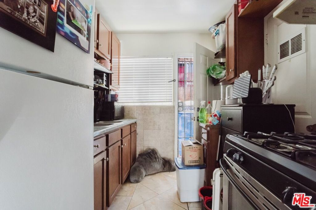 623 E 87th Street Property Photo 10