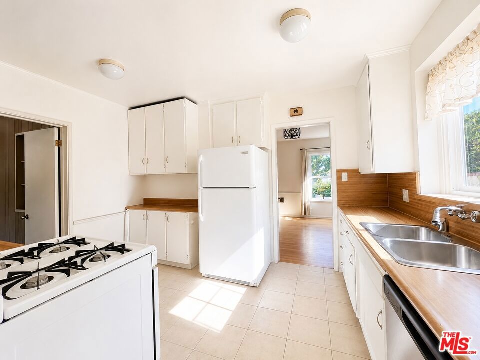 7301 Dunfield Avenue Property Photo 5