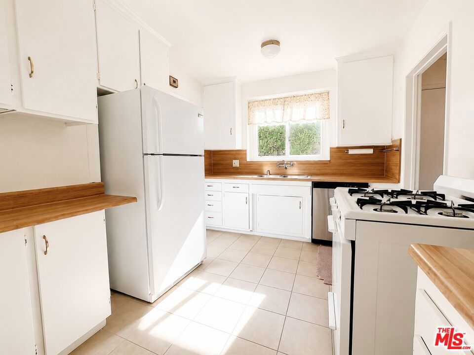 7301 Dunfield Avenue Property Photo 7