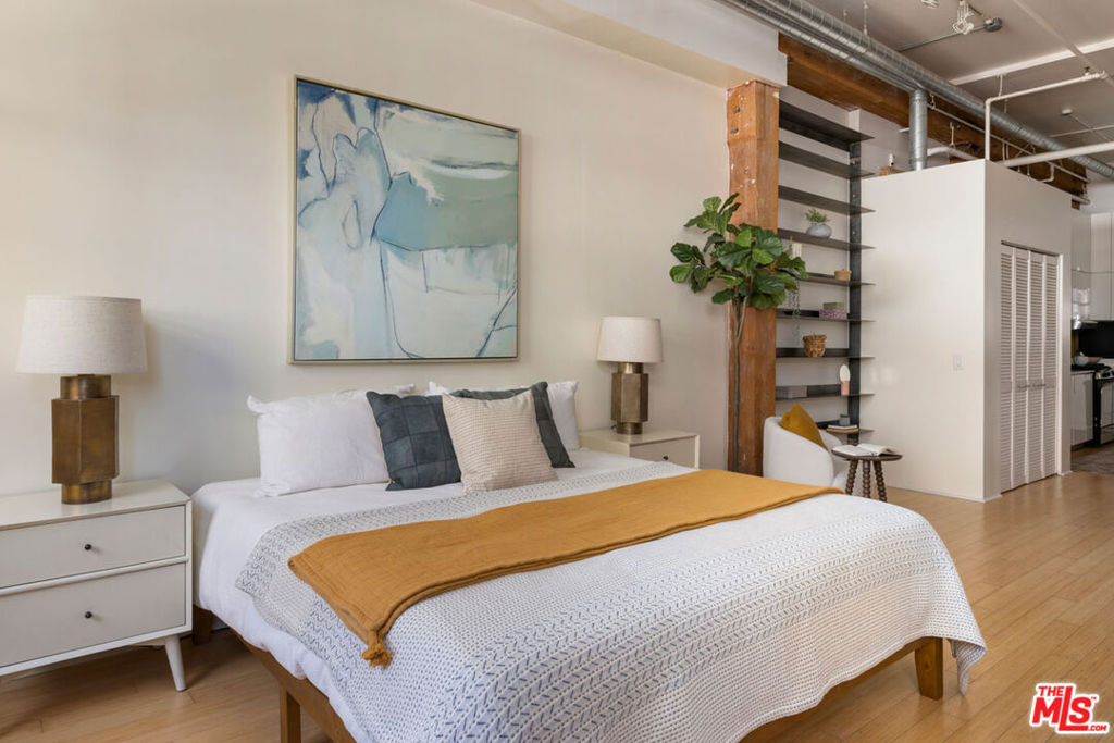 500 Molino Street 207 Property Photo 15