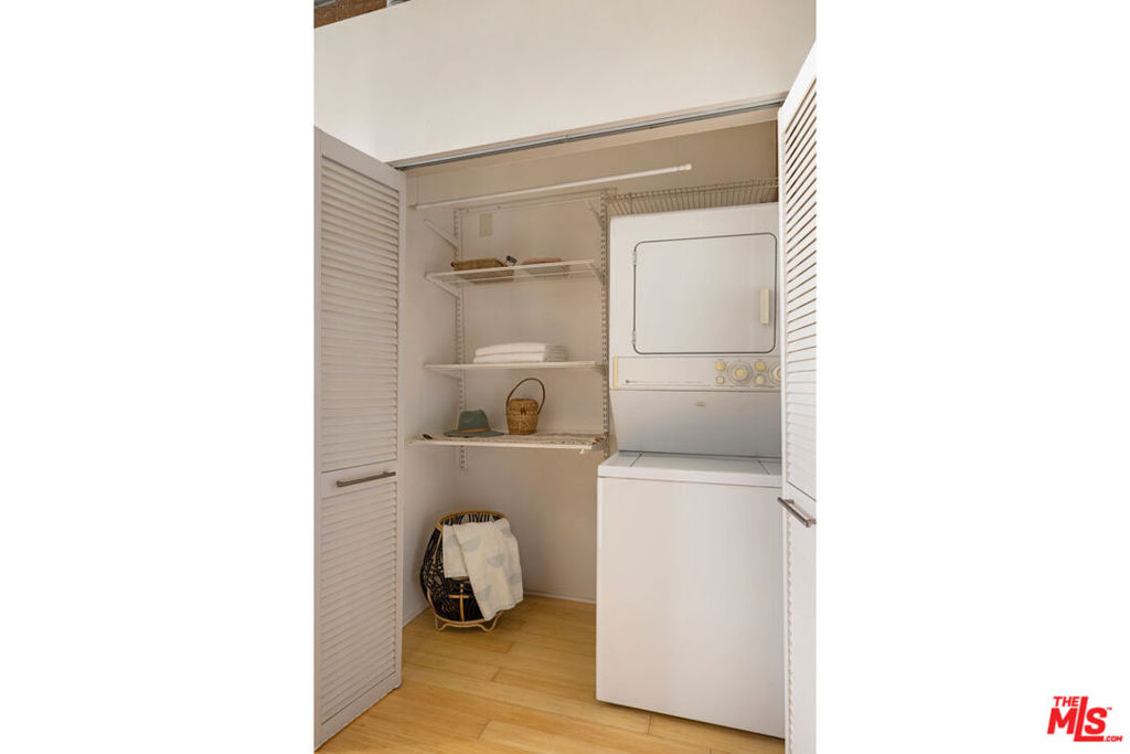 500 Molino Street 207 Property Photo 18