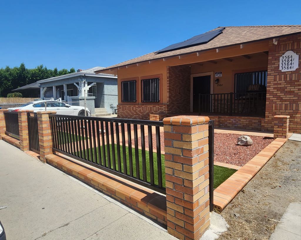 3582 S Budlong Avenue Property Photo 1