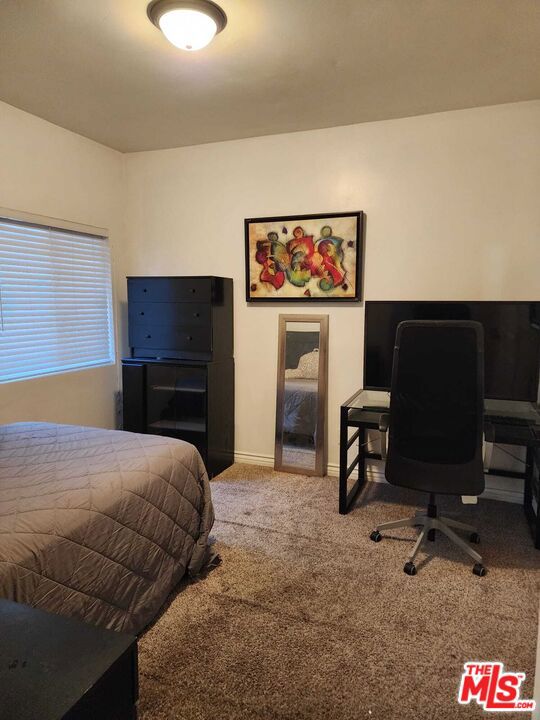 3582 S Budlong Avenue Property Photo 22