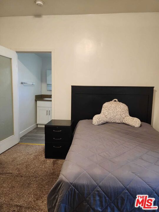 3582 S Budlong Avenue Property Photo 23