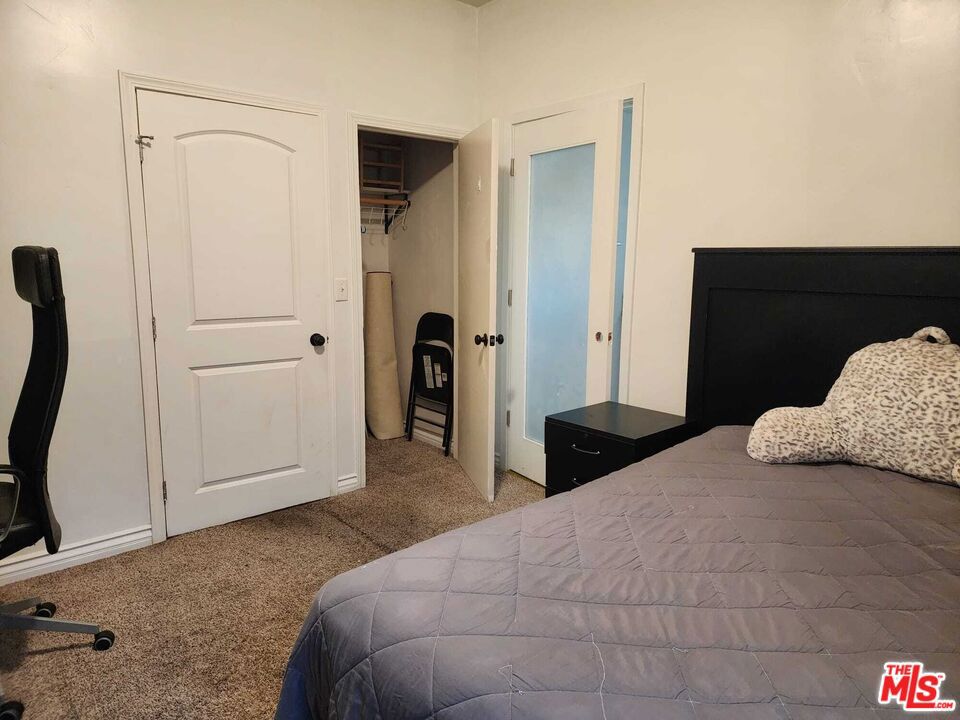 3582 S Budlong Avenue Property Photo 24