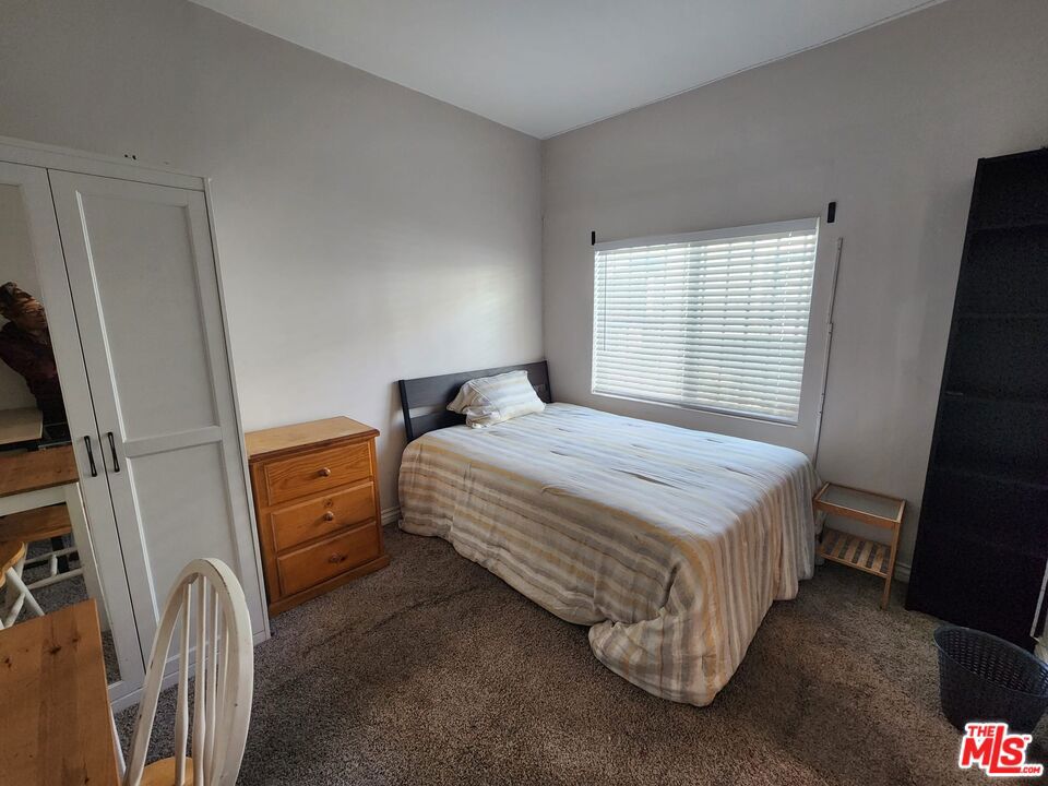 3582 S Budlong Avenue Property Photo 30