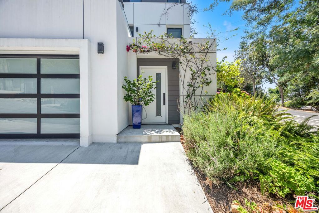 4841 Minden Place Property Photo 49