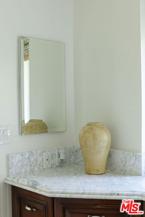 218 Lorraine Property Photo 32