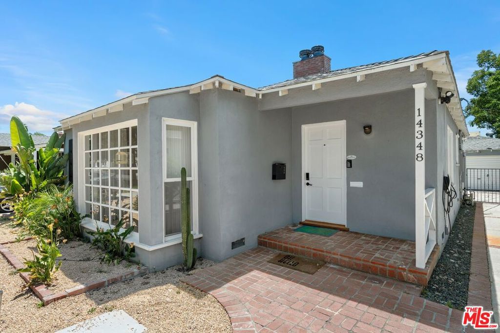 14348 Collins Street Property Photo 3