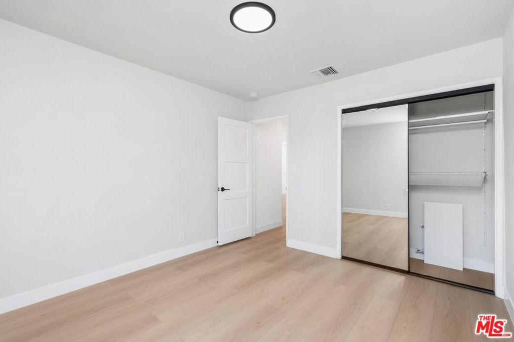 14348 Collins Street Property Photo 24