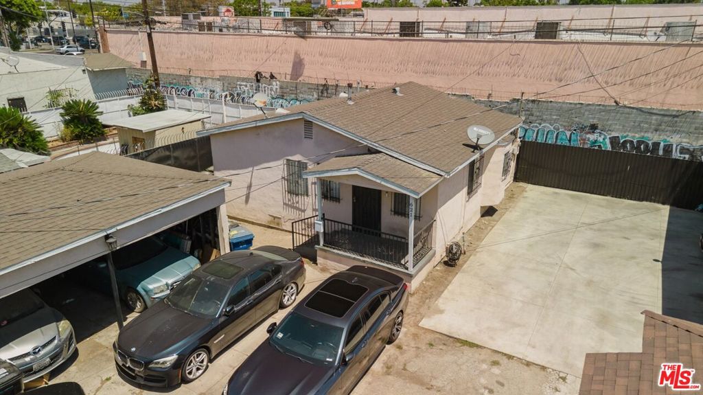 619 E 87th Street Property Photo 3