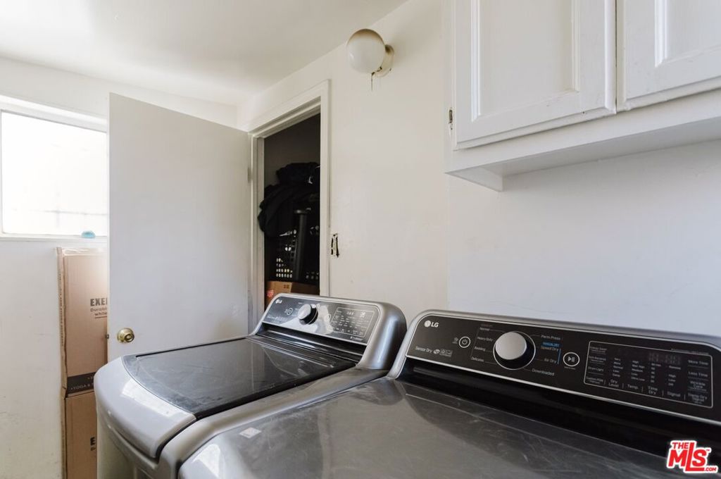 619 E 87th Street Property Photo 16