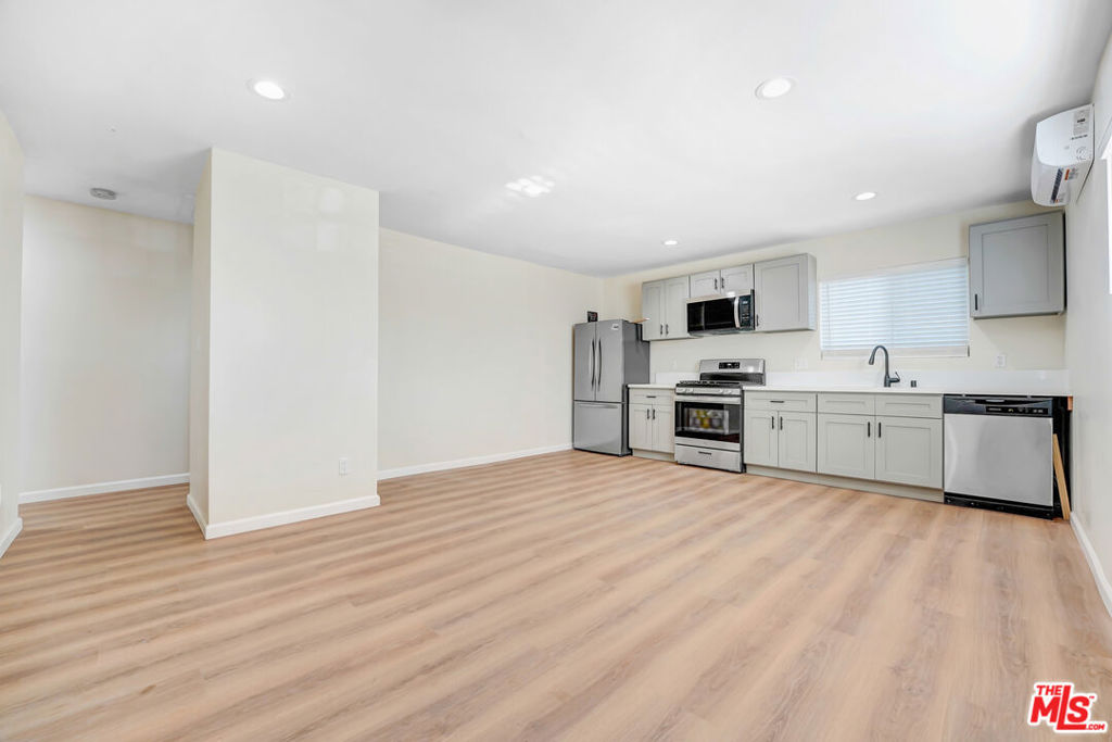 845 N Hagar Street Property Photo 2