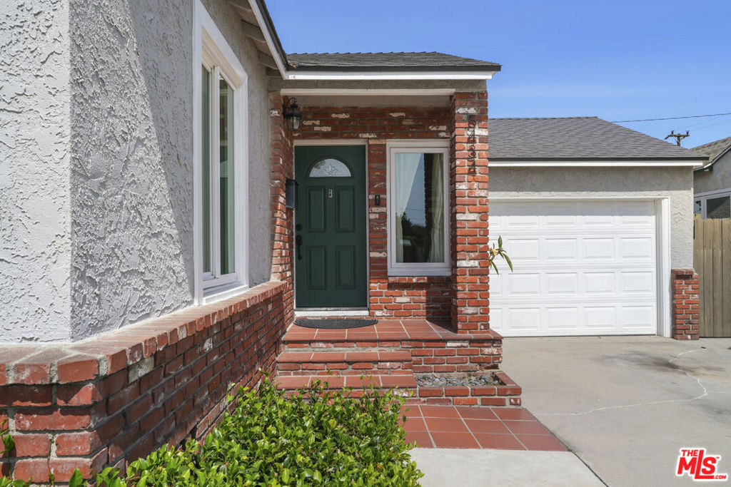 5434 Graywood Avenue Property Photo 1