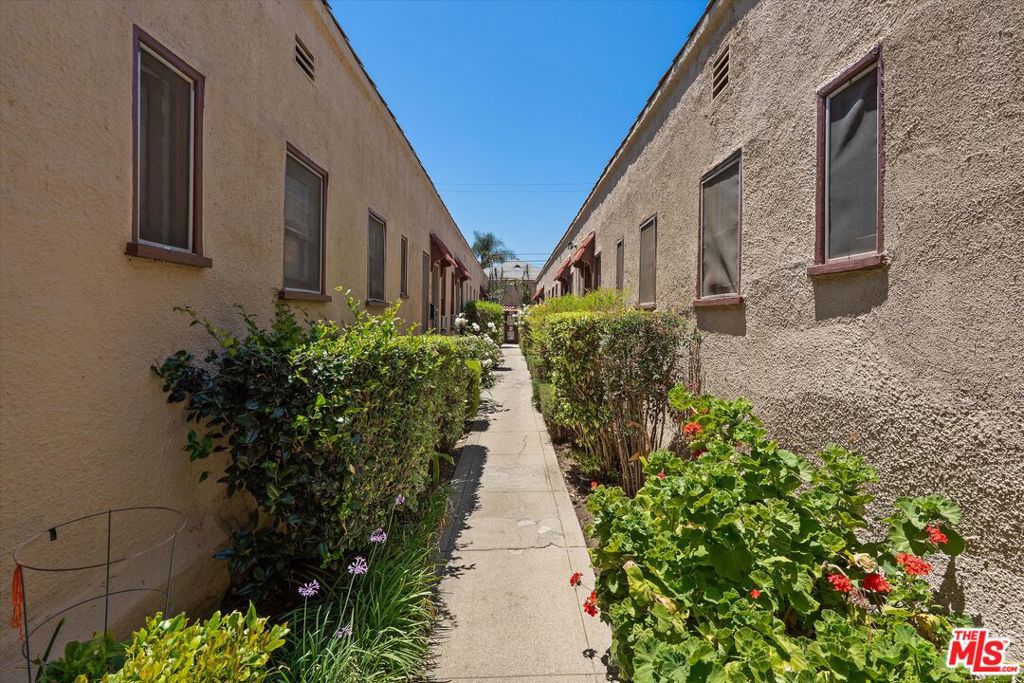 1135 Lodi Place Property Photo 3