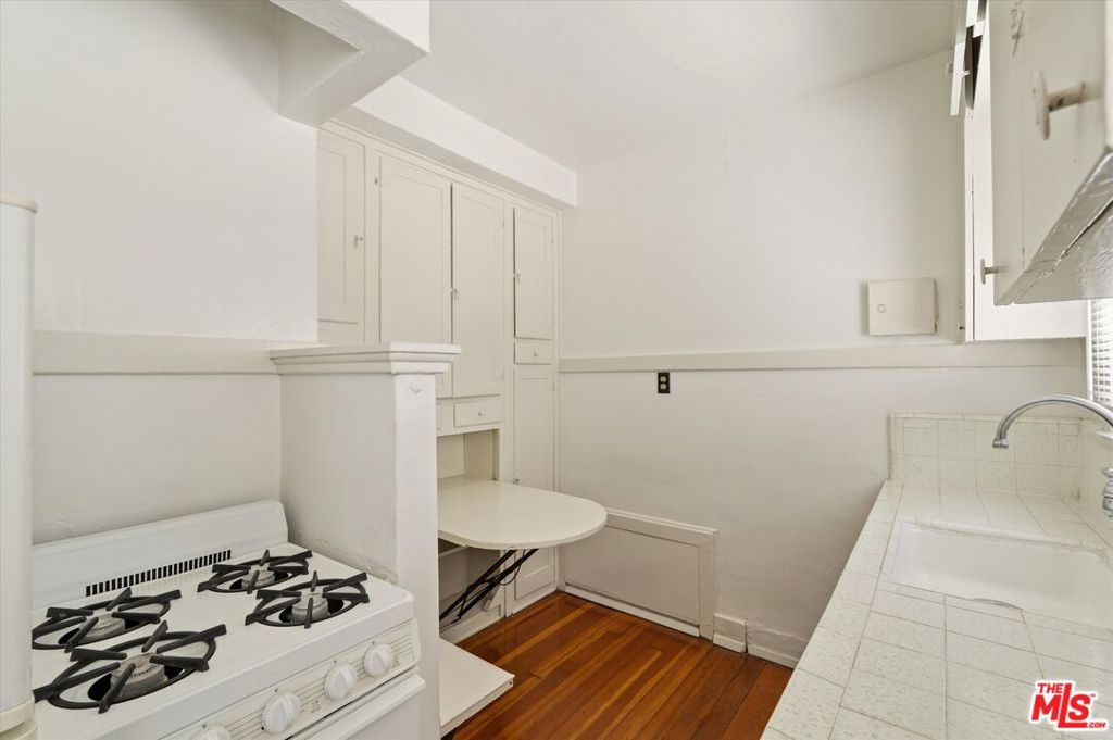 1135 Lodi Place Property Photo 7