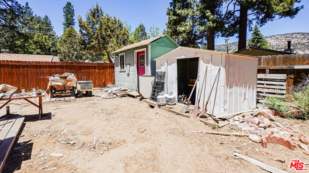 813 E Mountain View Boulevard Property Photo 17