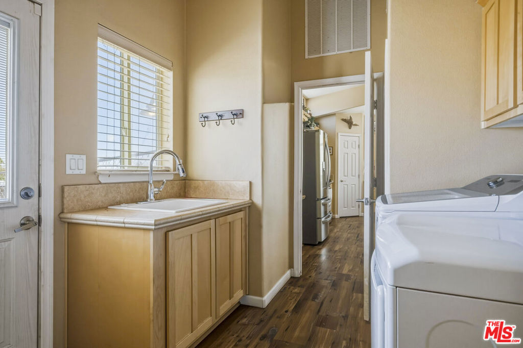 55626 Pipes Canyon Road Property Photo 33