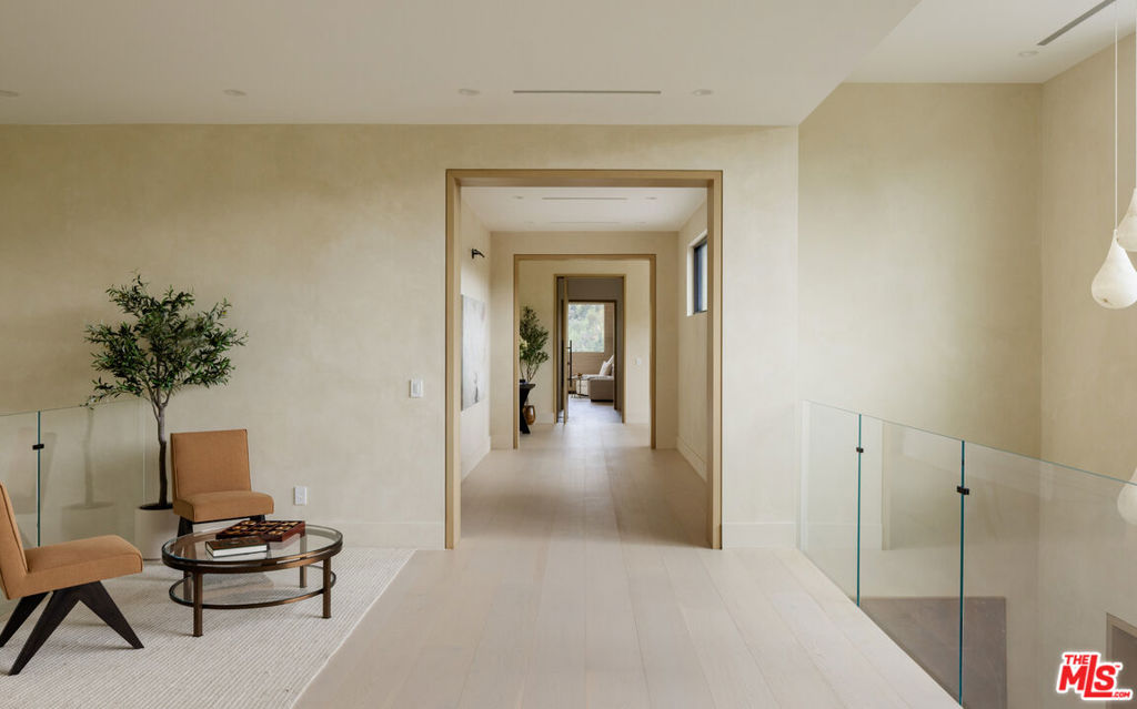 24247 Bridle Trail Road Property Photo 12
