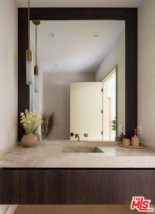 24247 Bridle Trail Road Property Photo 17