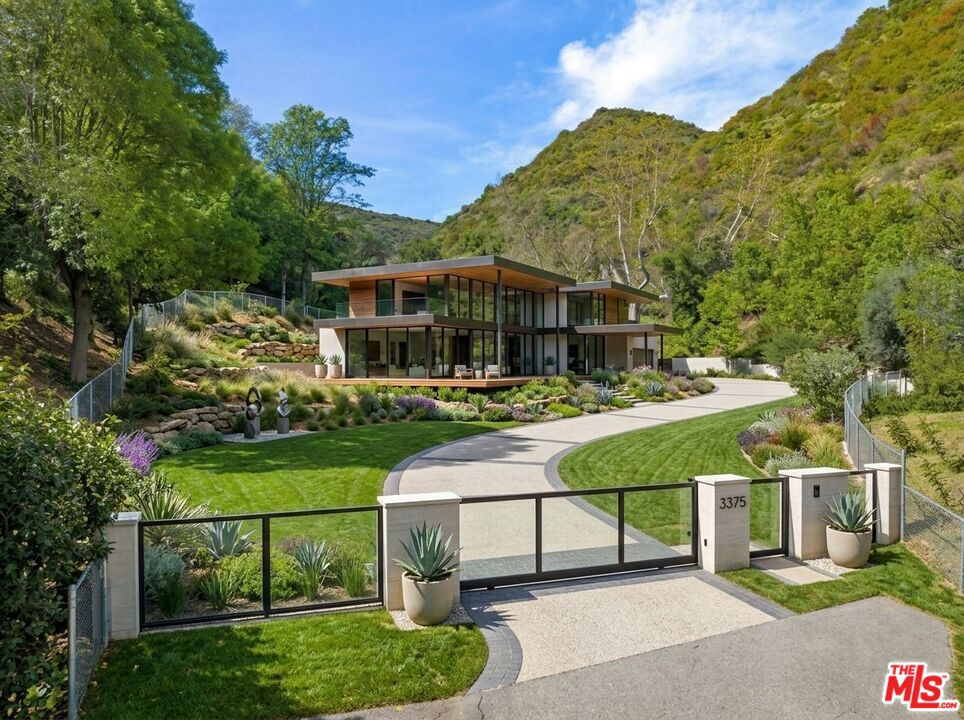 3375 Mandeville Canyon Road Property Photo 1