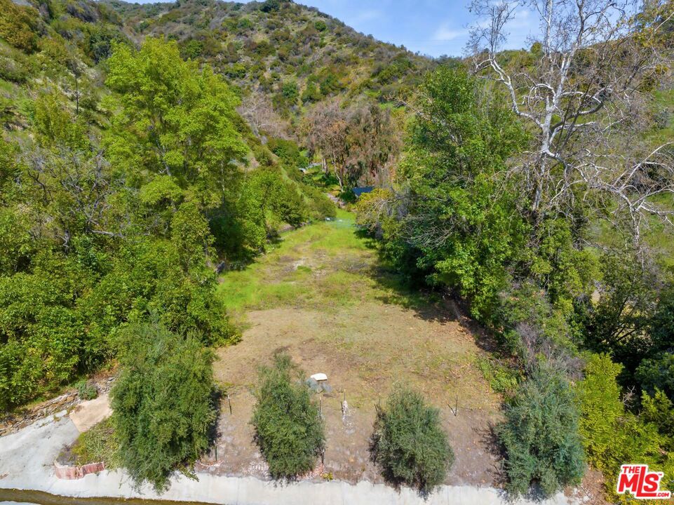 3375 Mandeville Canyon Road Property Photo 7