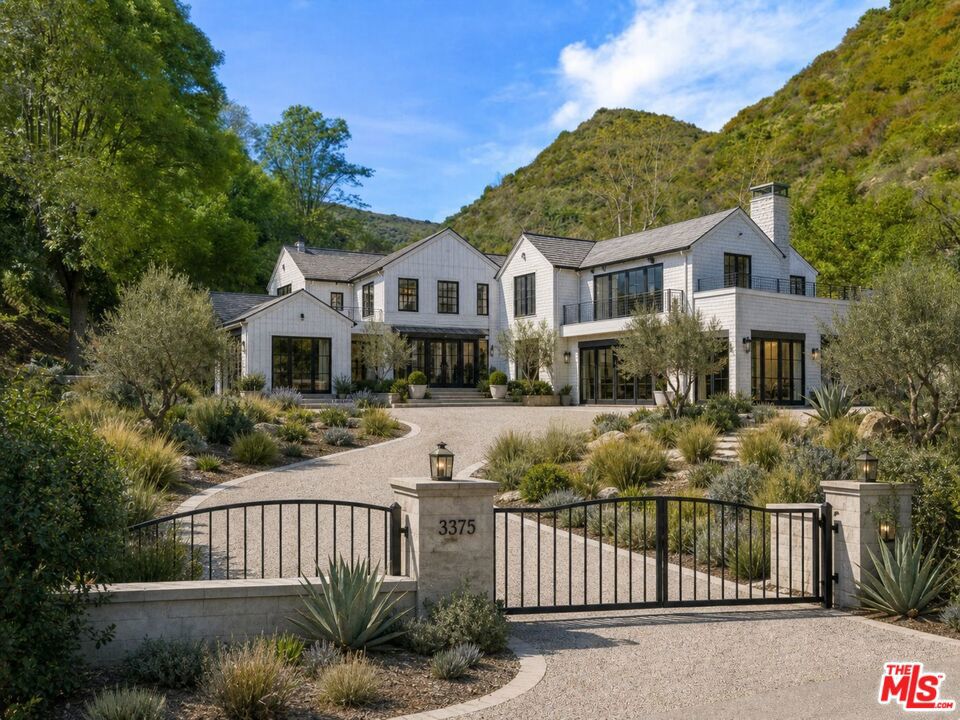 3375 Mandeville Canyon Road Property Photo 10
