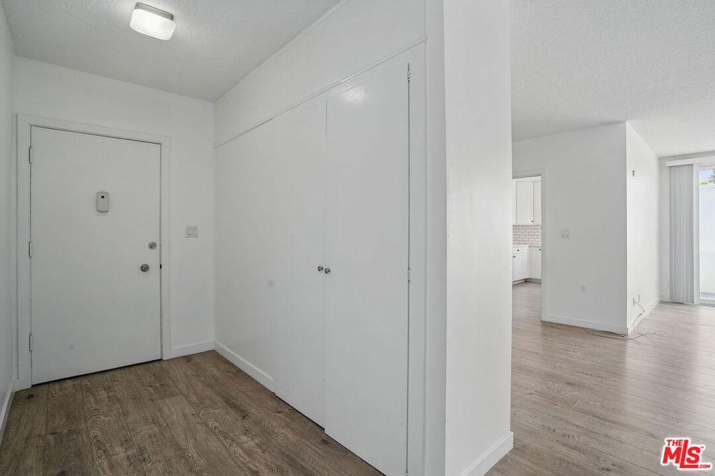 930 3rd Street 303 Property Photo 10