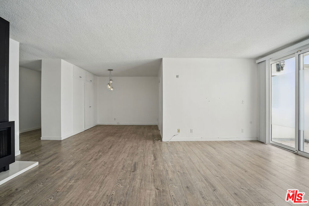 930 3rd Street 303 Property Photo 15