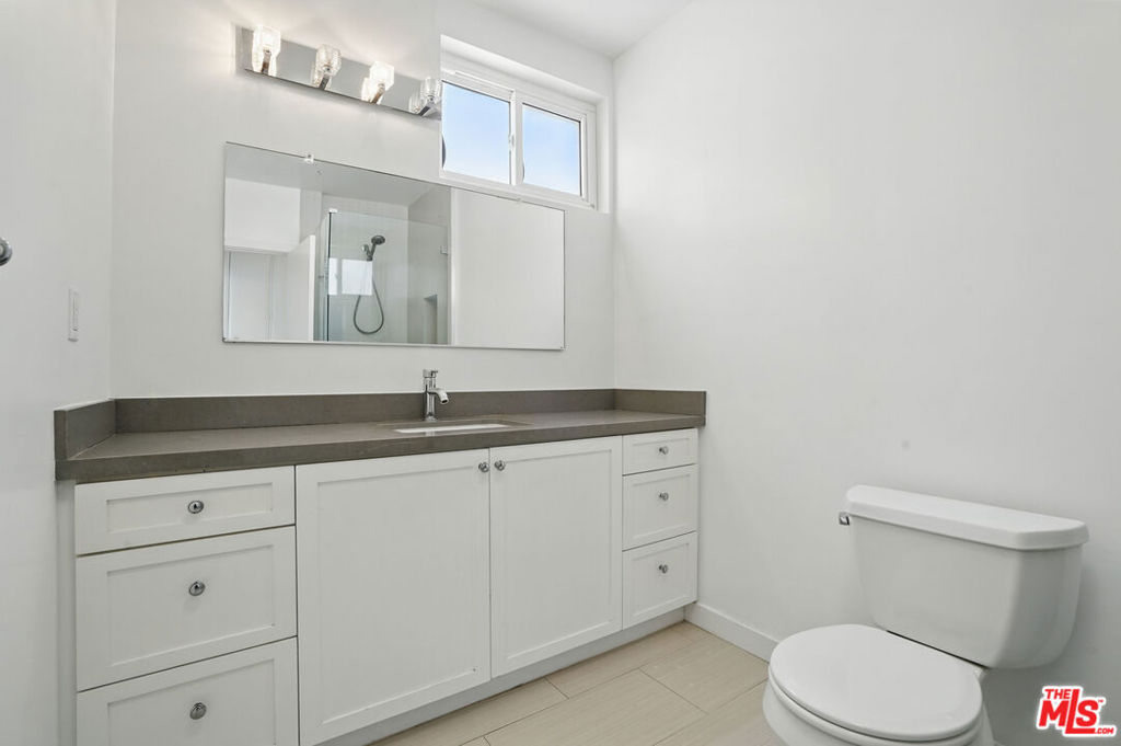 930 3rd Street 303 Property Photo 26