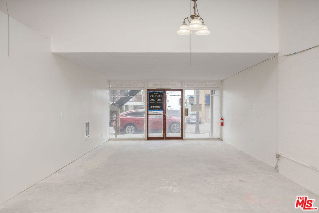 808 Manhattan Avenue A Property Photo 5