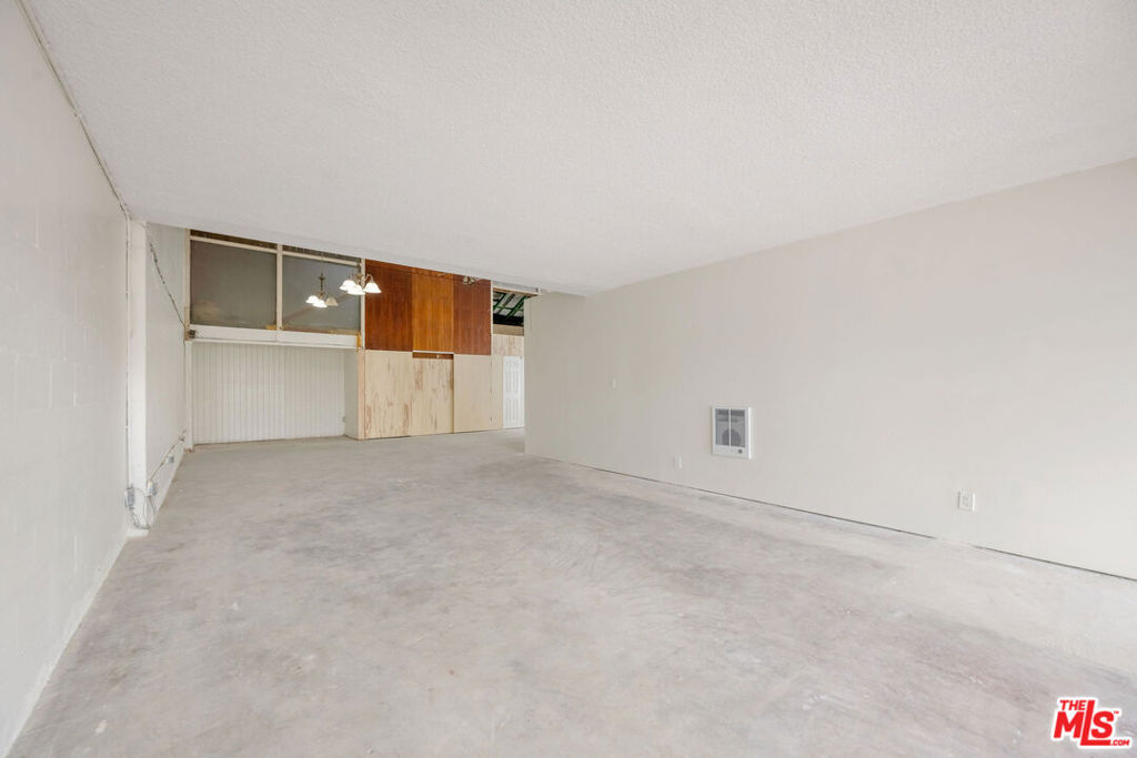 808 Manhattan Avenue A Property Photo 6