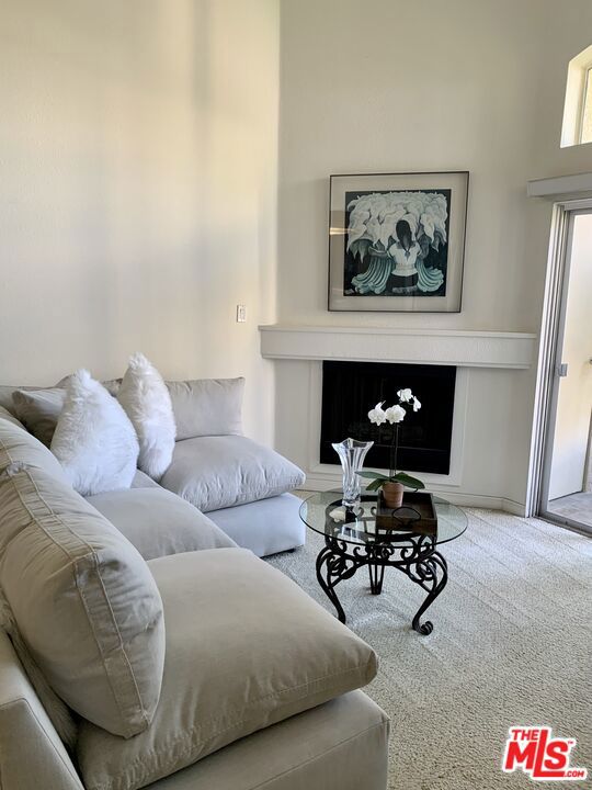 5535 Canoga Avenue 319 Property Photo 6