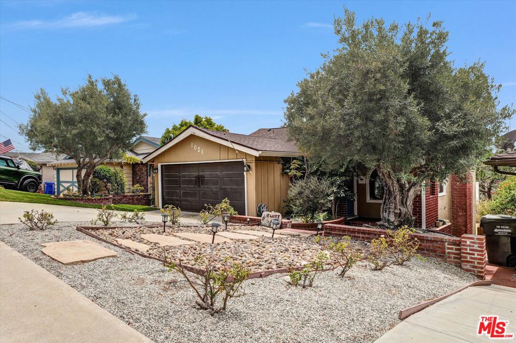 1021 Camino Real Property Photo 2