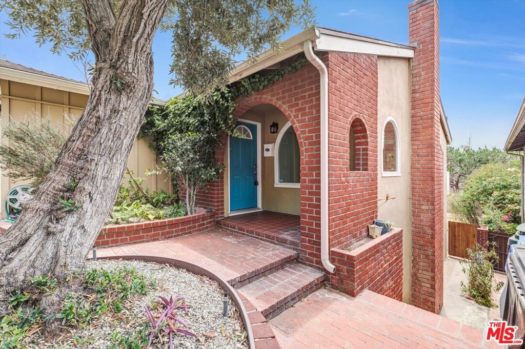 1021 Camino Real Property Photo 4