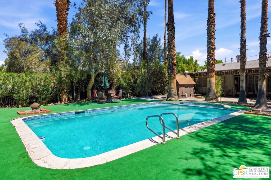 1339 E Camino Amapola Property Photo 3