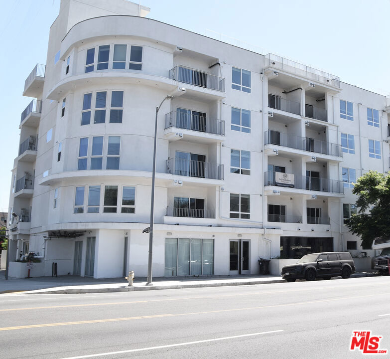 6755 Sylmar Avenue 409 Property Photo 1