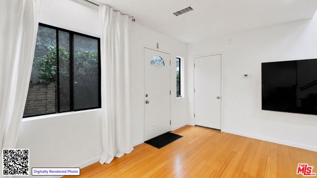 535 Venice Way Property Photo 3