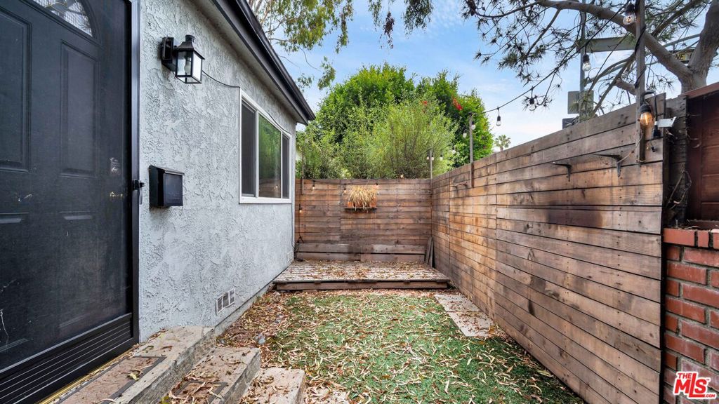 535 Venice Way Property Photo 33