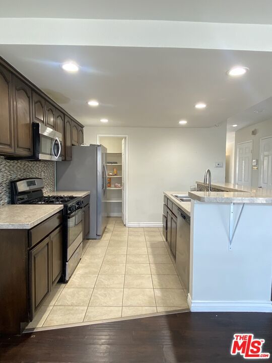 14621 S Berendo Avenue 7 Property Photo 15