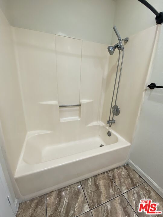 14621 S Berendo Avenue 7 Property Photo 25