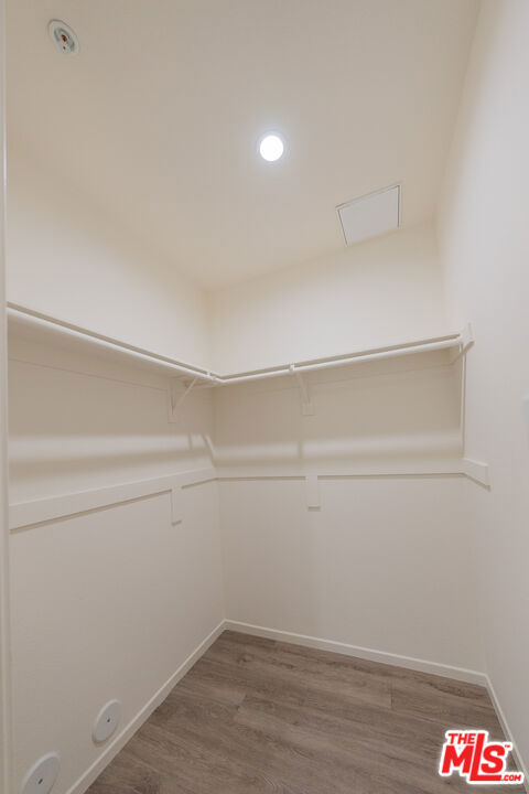124 W Colorado 105 Property Photo 17