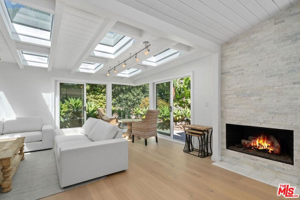 29260 Sea Lion Place Property Photo 6