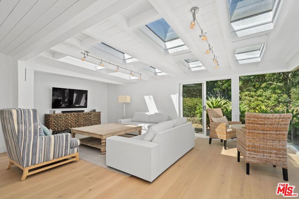 29260 Sea Lion Place Property Photo 7