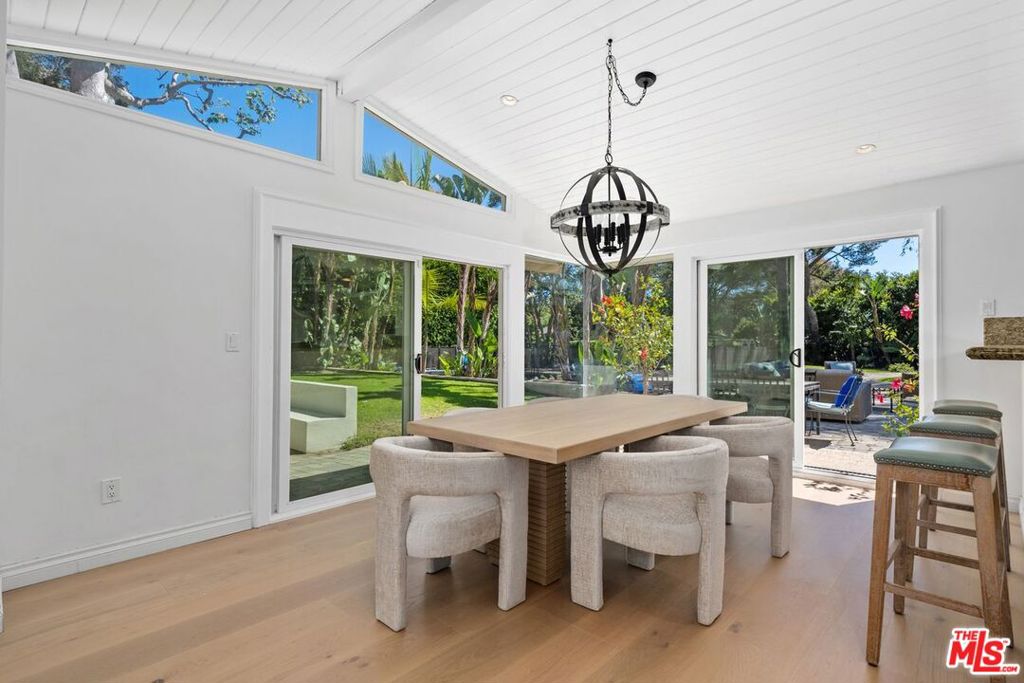 29260 Sea Lion Place Property Photo 9