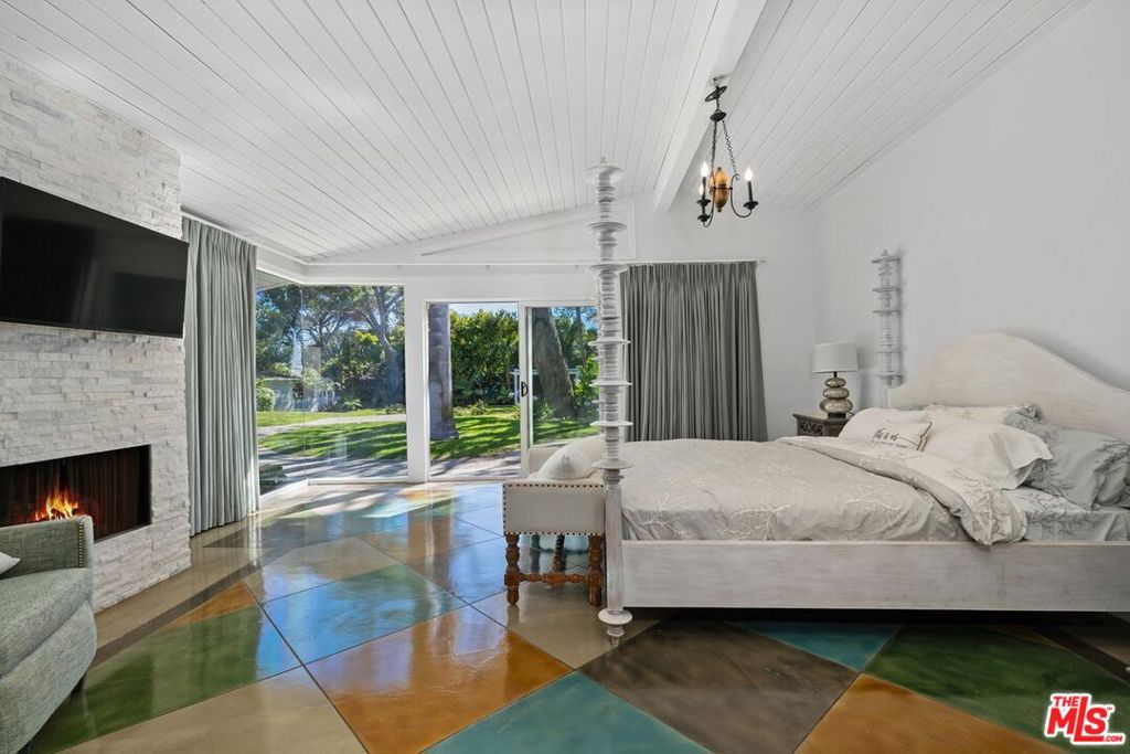 29260 Sea Lion Place Property Photo 12